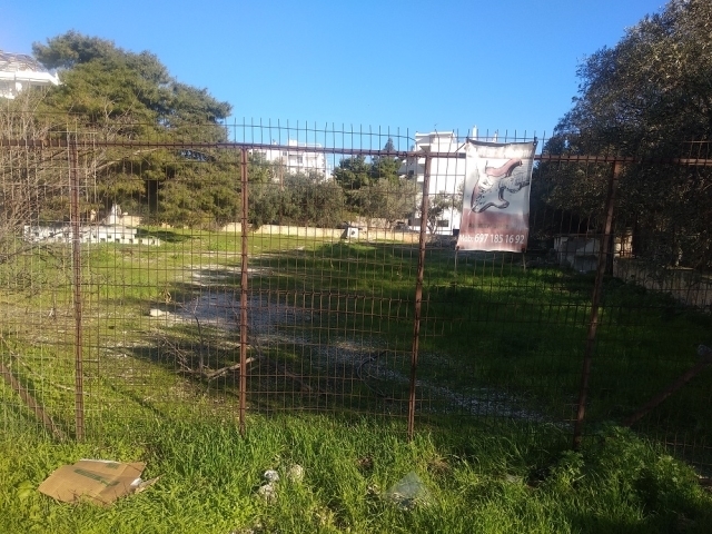 (For Sale) Land Plot || Athens South/Glyfada - 1.054 Sq.m, 1.150.000€ 