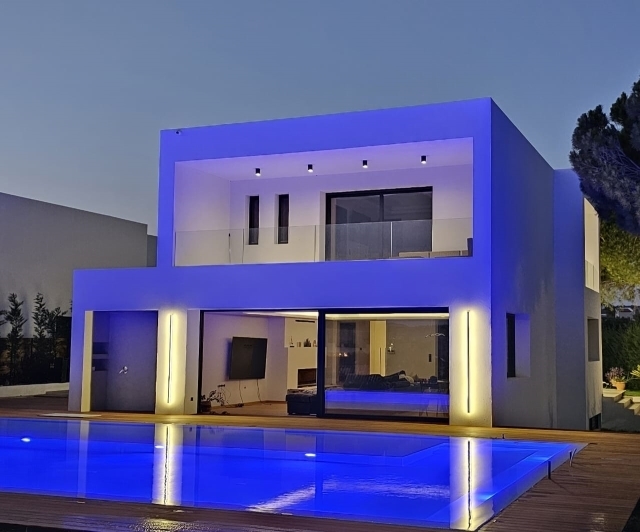 (For Sale) Residential Detached house || East Attica/Vari-Varkiza - 450 Sq.m, 5 Bedrooms, 2.000.000€ 