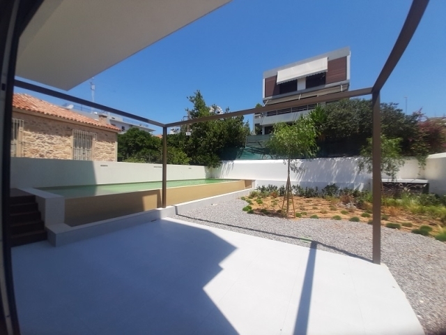 (Προς Πώληση) Κατοικία Μεζονέτα || Αθήνα Νότια/Γλυφάδα - 130 τ.μ, 3 Υ/Δ, 1.000.000€ 